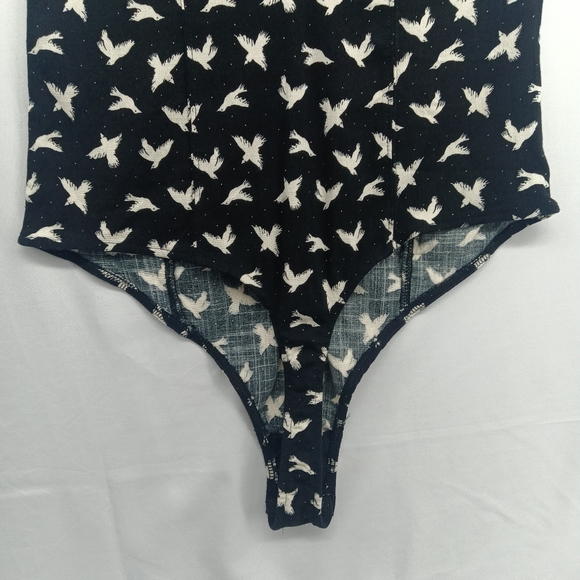 NWOT Intimately Free People Billie Black Thong Bodysuit Bird Print Boho Size M - Picture 11 of 15